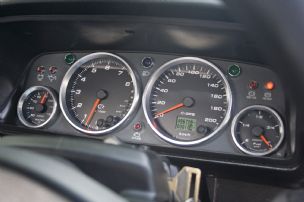 Speedhut gauges (GPS Speedo, 8000 rpm tacho, water temp, fuel level)